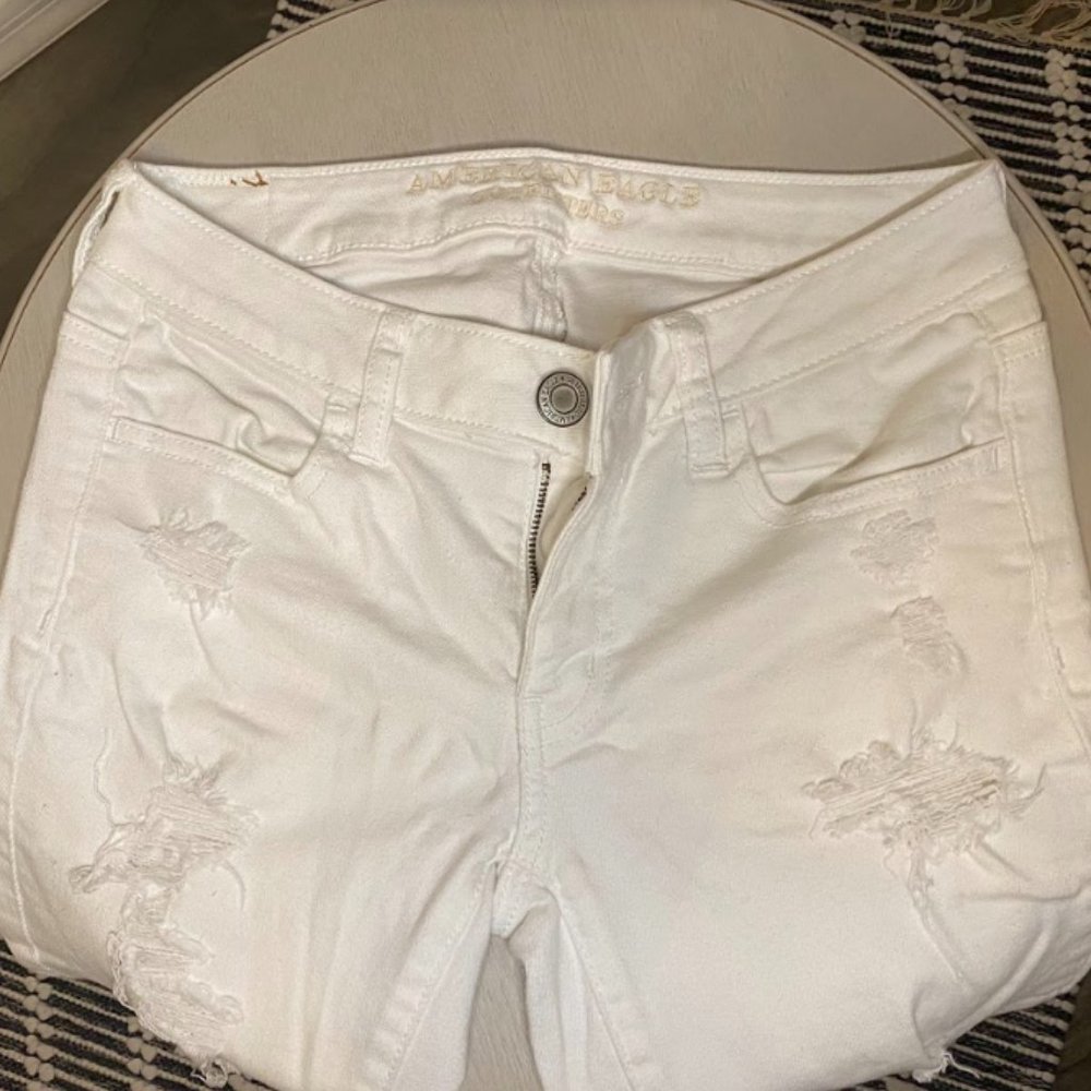 White American Eagle Ankle Jeans